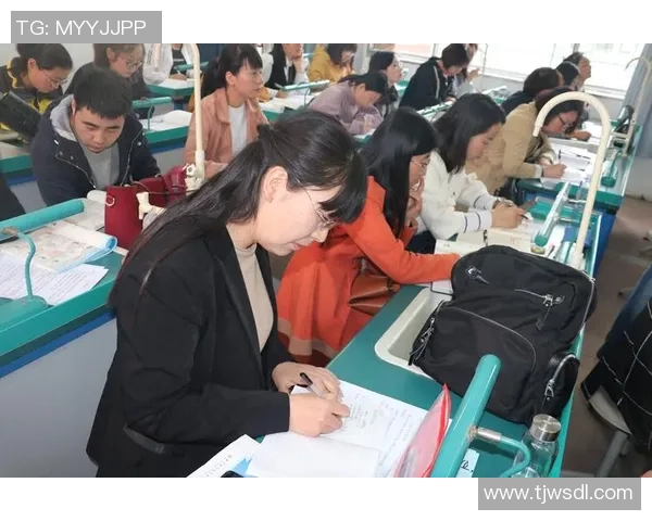 探索EMC足球的魅力与发展潜力助力青少年成长与团队精神培养